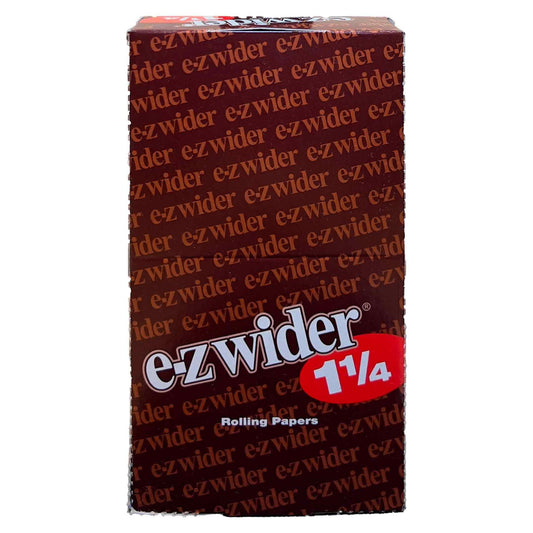 EZ WIDER 1 1/4 REG. 24' grip close-up for comfortable handling.