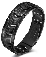 Feraco magnetic bracelet close-up highlighting arrow design for personal direction