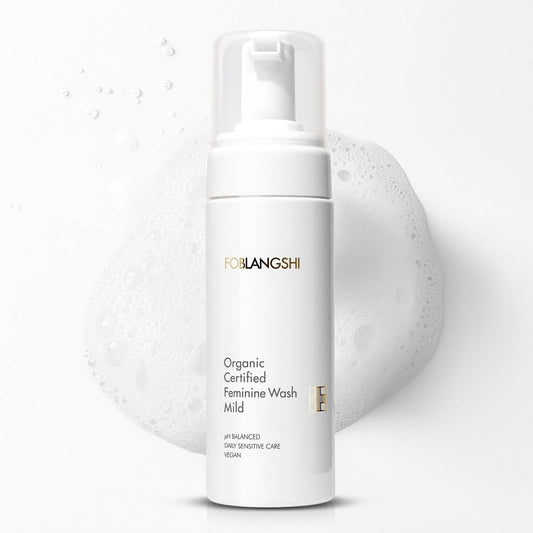 Foblangshi feminine wash bottle pour demonstrates gentle cleansing for sensitive skin