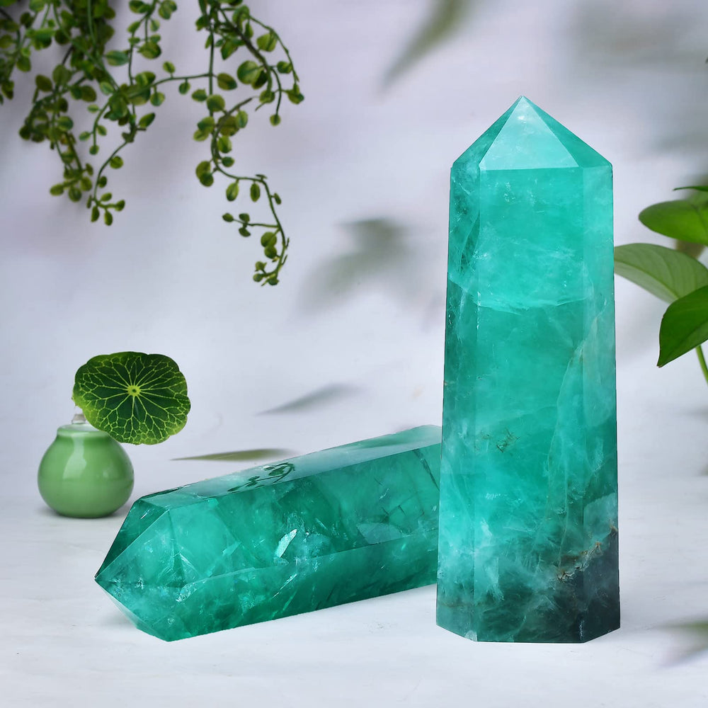 FZBHRO green fluorite close-up reveals intricate crystal designs