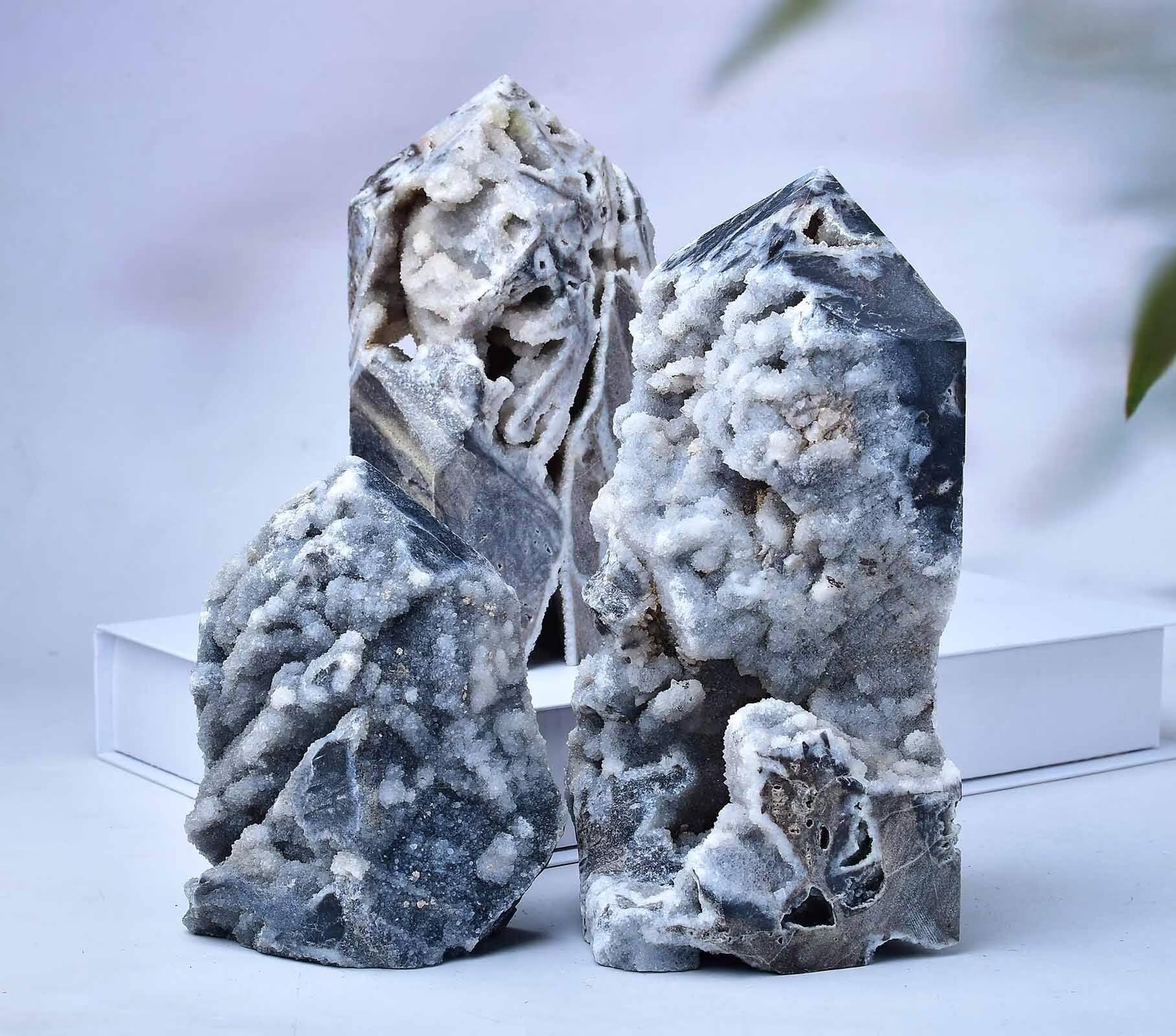 FZBHRO irregular block crystal emphasizes unique size and pattern variation.