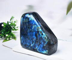 FZBHRO hand-carved Labradorite block highlights natural patterns for altar displays.
