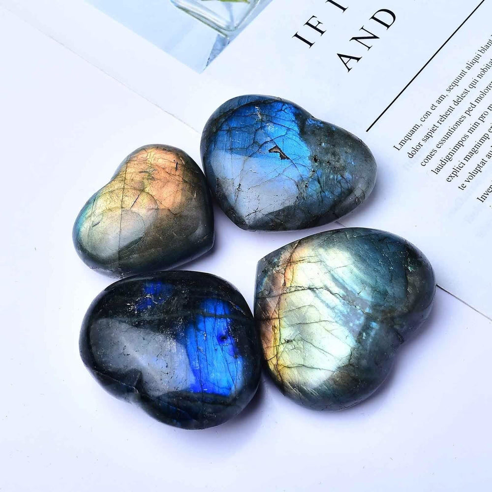 FZBHRO large heart stone for calm spaces and personal reflection.