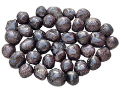GAF TREASURES Garnet Pebble: natural palm-size stone ideal for meditation and energy balance.