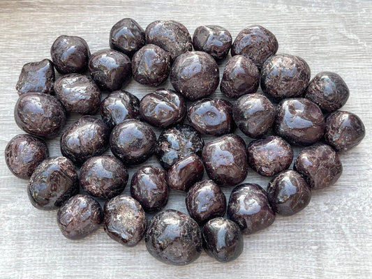 GAF TREASURES Large Garnet Tumbled Stone: bold crystal for focus, resilience, and grounding.
