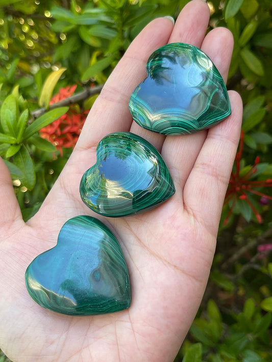 GAF TREASURES malachite polished heart, smooth touch for relaxation.