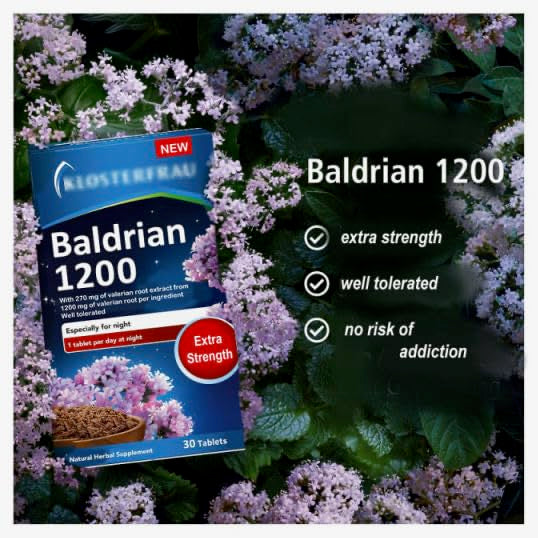 Packaging of Baldrian 1200 on a nightstand to promote a calm nightly routine.
