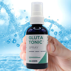 On-the-go use: applying Glutatonic Legere spray.