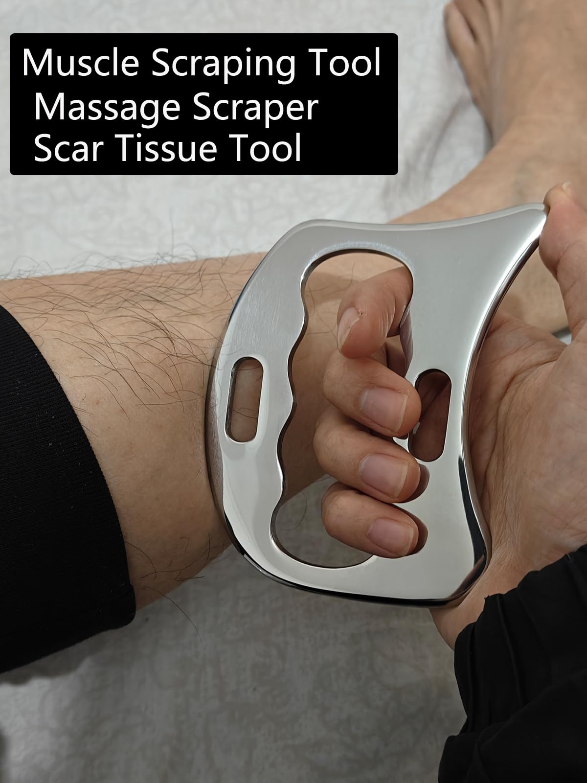 Close-up of ergonomic handle on GYX COELE scraper