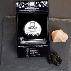 Hampton Himalayan Shilajit Resin in light-resistant glass bottle preserves freshness.