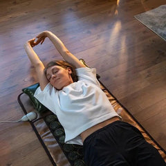 HealthyLine EMF-shielded technology on heating pad for safer at-home use.