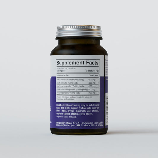 Hifas da Terra HIFAS-MICROBIOTA label highlights mushroom extract blend