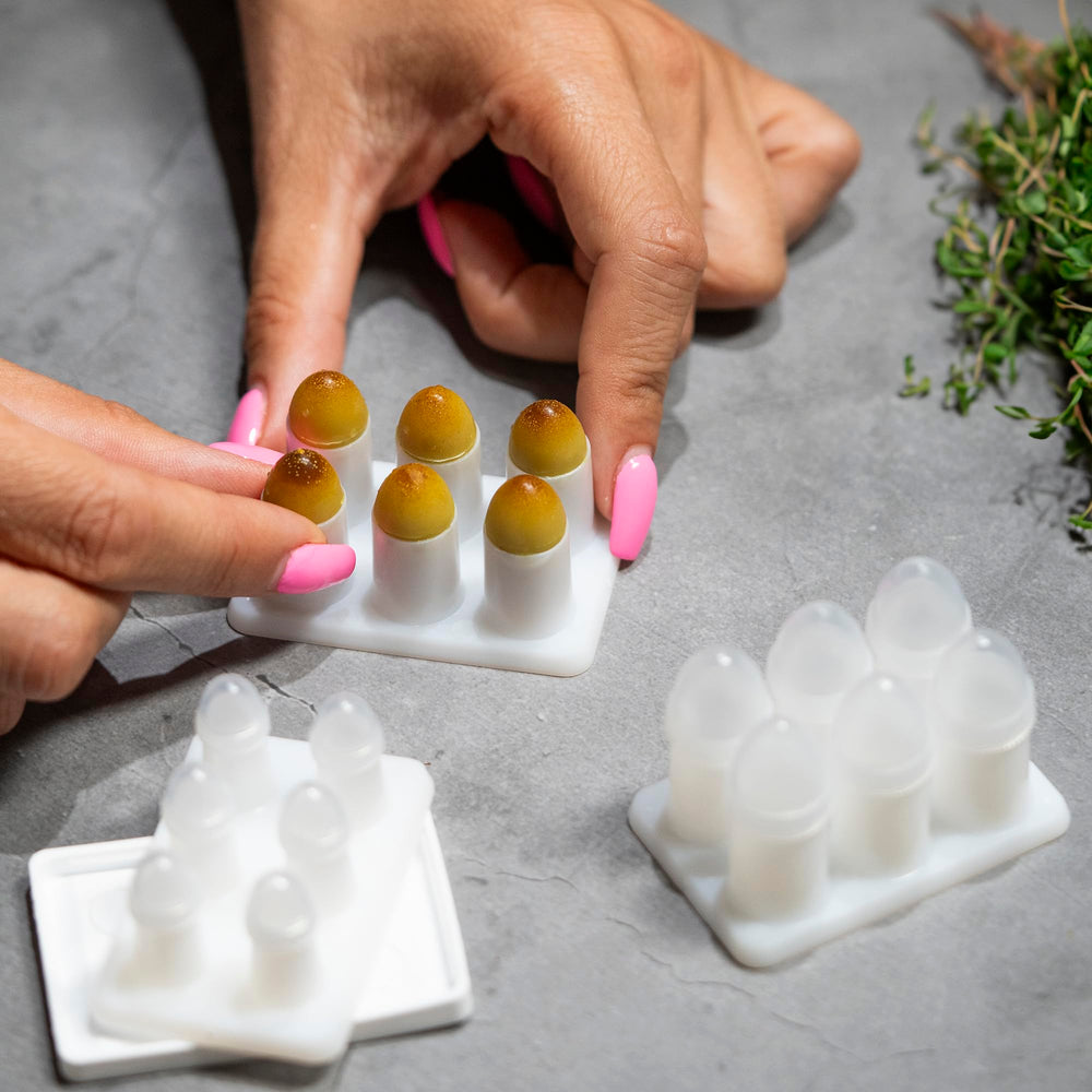 Hoxycom included droppers for accurate ingredient dosing.