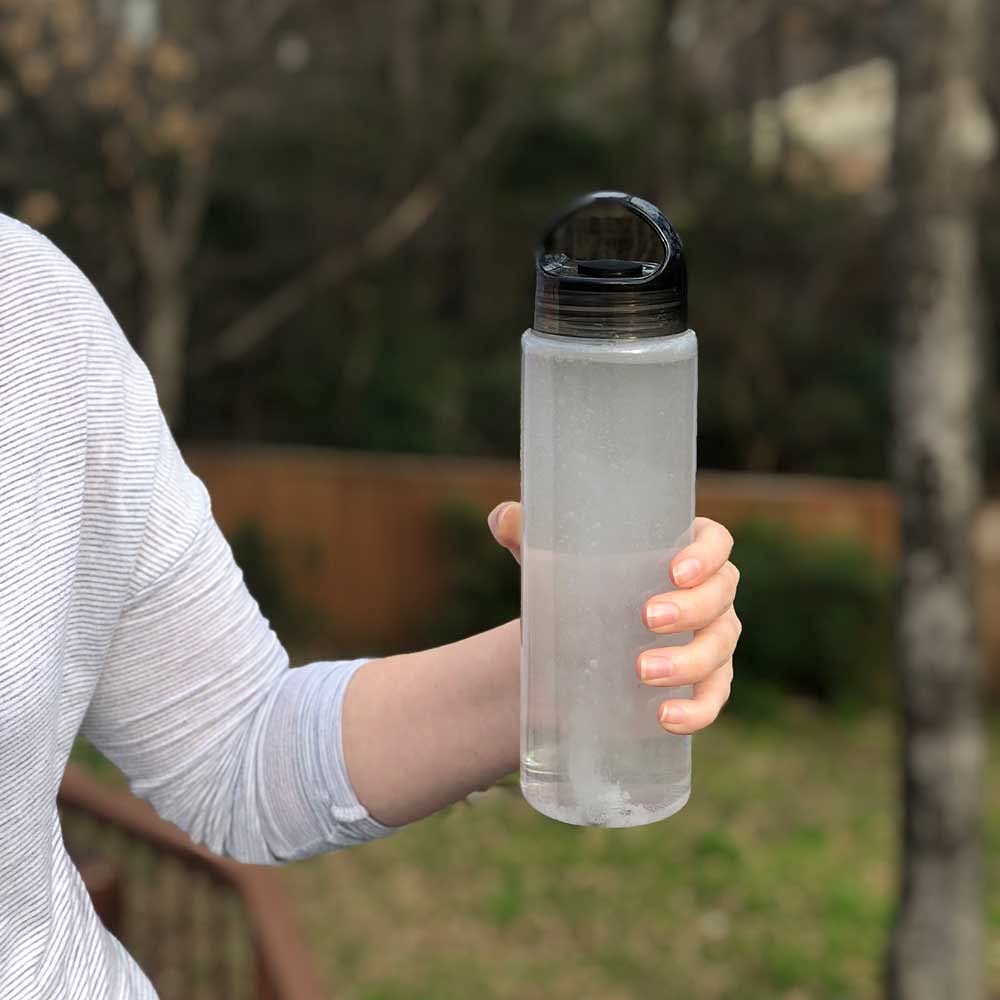 Hydrotab H2 dissolving in water to show quick hydration.