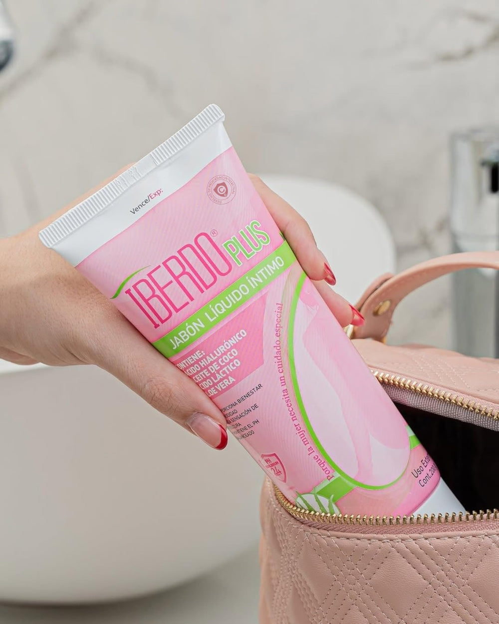 IBERDO PLUS gentle-cleansing shot hints at daily routine ease.