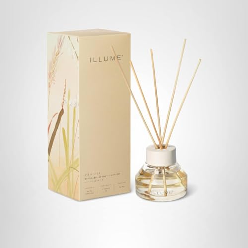 Illume Isla Lily room scene demonstrates ambient aroma in cozy home