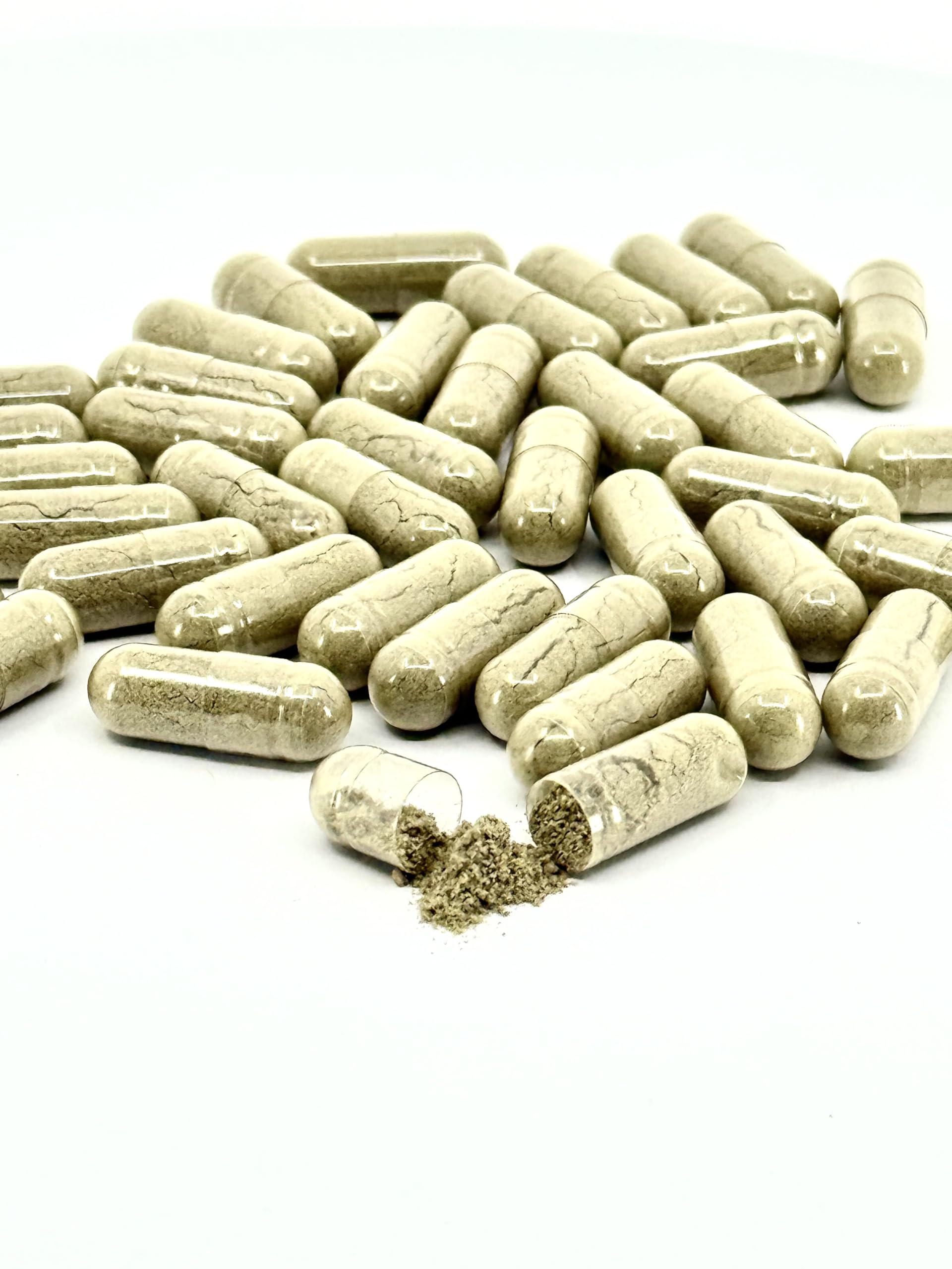 Innocuous Vitamins probiotic Saccharomyces cerevisiae label indicates fermentation-friendly nutrition.
