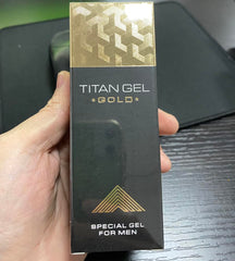 Irvy Titan Gel Red in action during a massage session.