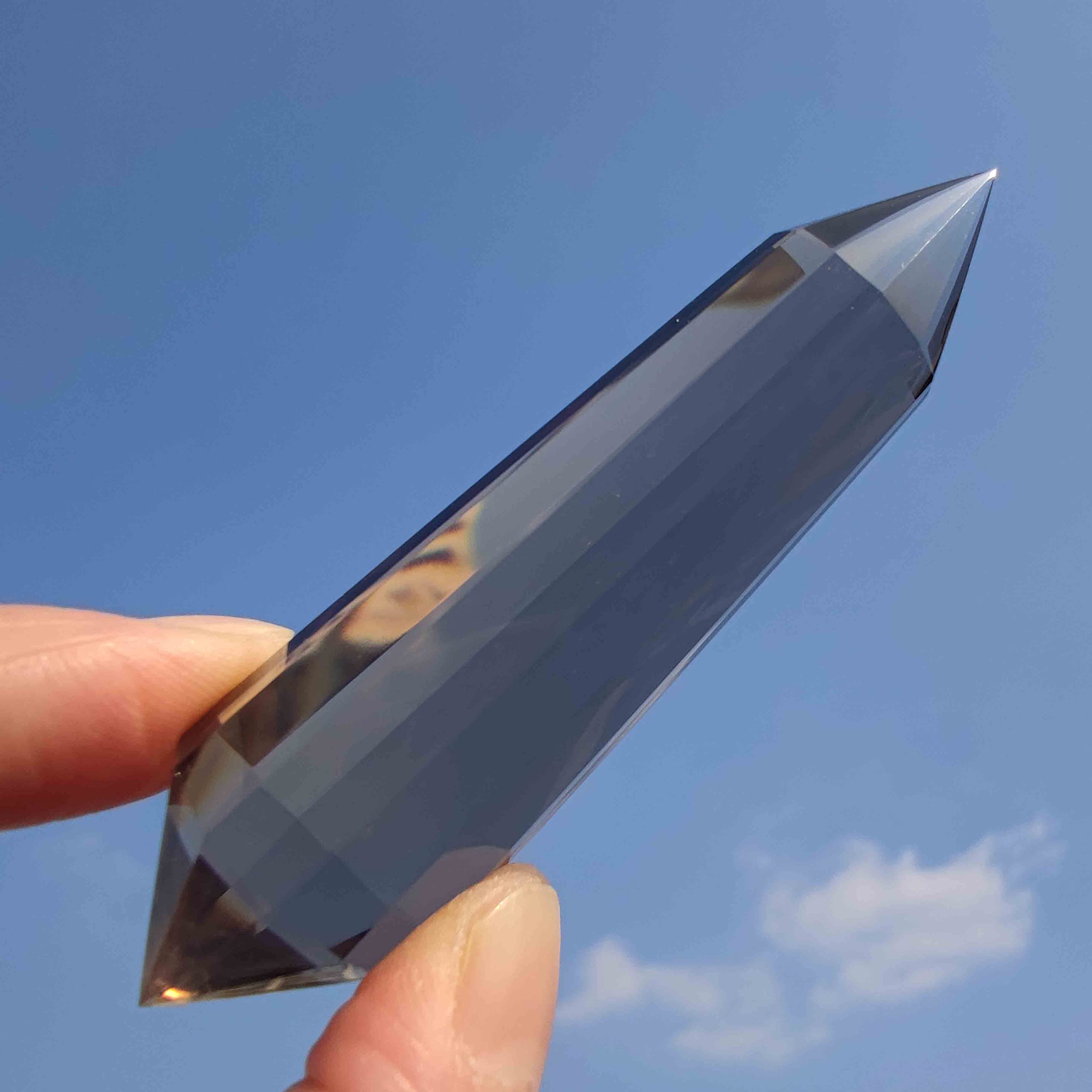 jdflying Natural quartz wand for grounding and steady energy flow during practice.