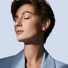 Includes four sizes XS/S/M/L silicone tips for a snug fit.