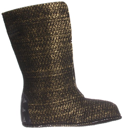 Kamik black heel detail shot, sturdy construction and long wear.