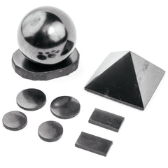 KARELIANMASTERS Shungite pyramid 4cm aids focus during meditation