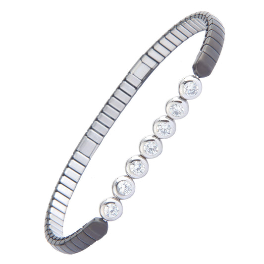 KYOSI magnetic bracelet for women in silver and black with magnets for balance during daily wear.