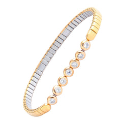 KYOSI magnetic bracelet worn on the wrist with a comfortable stretch fit.
