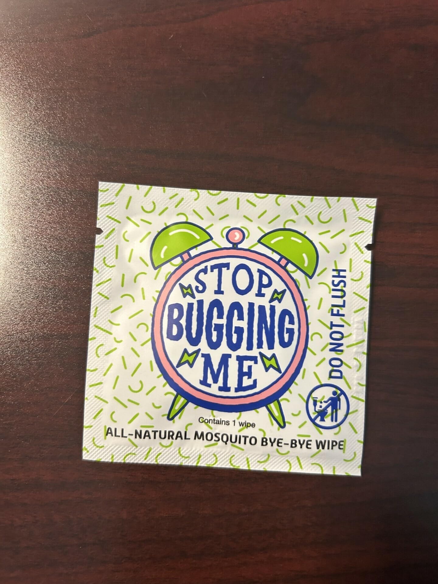La Fresh travel-size pocket wipes for on-the-go insect defense
