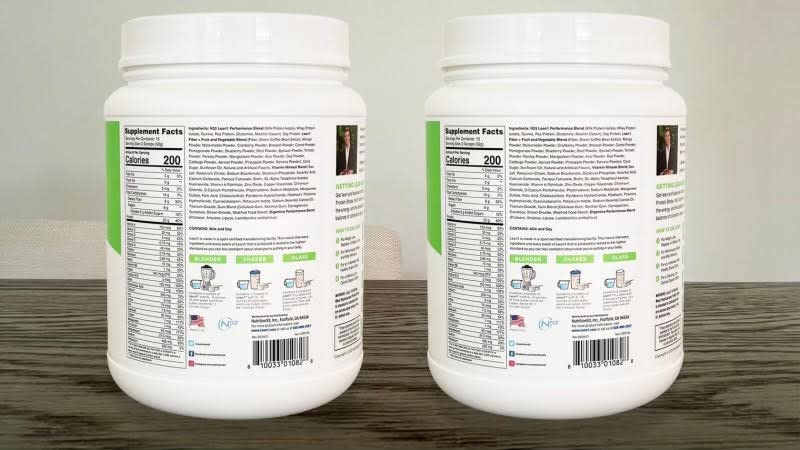 LEAN1 vanilla powder scoop highlights precise portioning for steady daily intake.