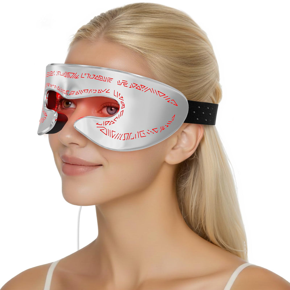 LifeZoom red light eye mask portable power supports on-the-go sessions.