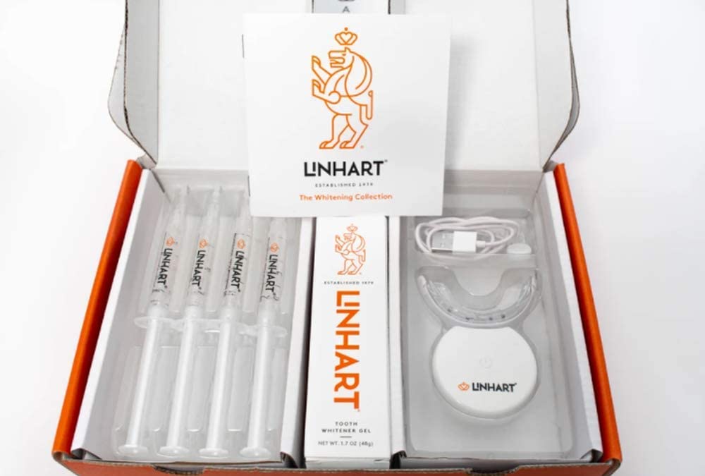 LINHART gel application close-up on teeth