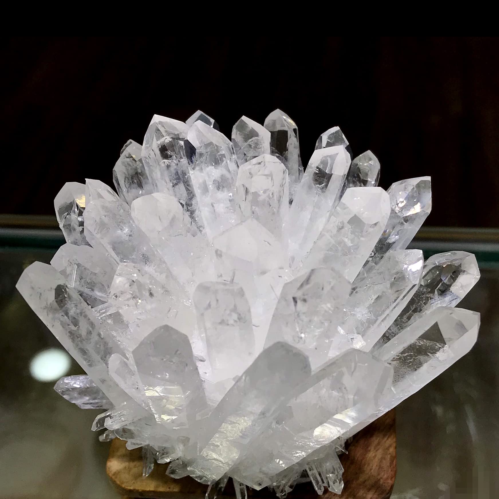 Loverain crystal cluster purifies space energy and reflects light beautifully.