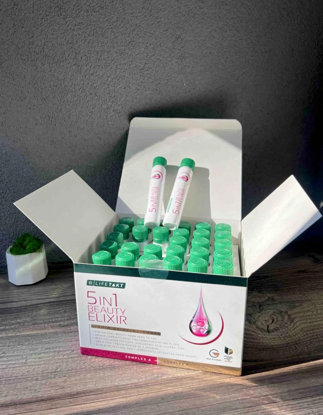 LR Health & Beauty Lifetakt Elixir concept image for radiant skin and nails.