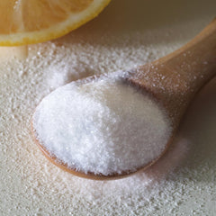 Luonix Vitamin C Powder suitable for dietary supplementation and drinks.