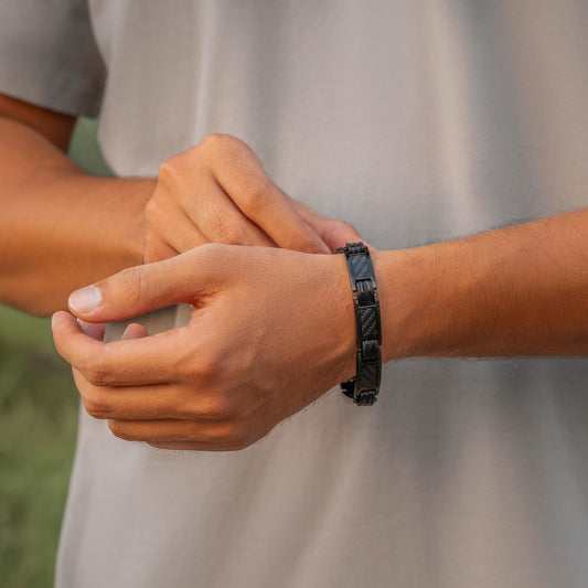 MagnetRX titanium bracelet black for everyday wear and style.