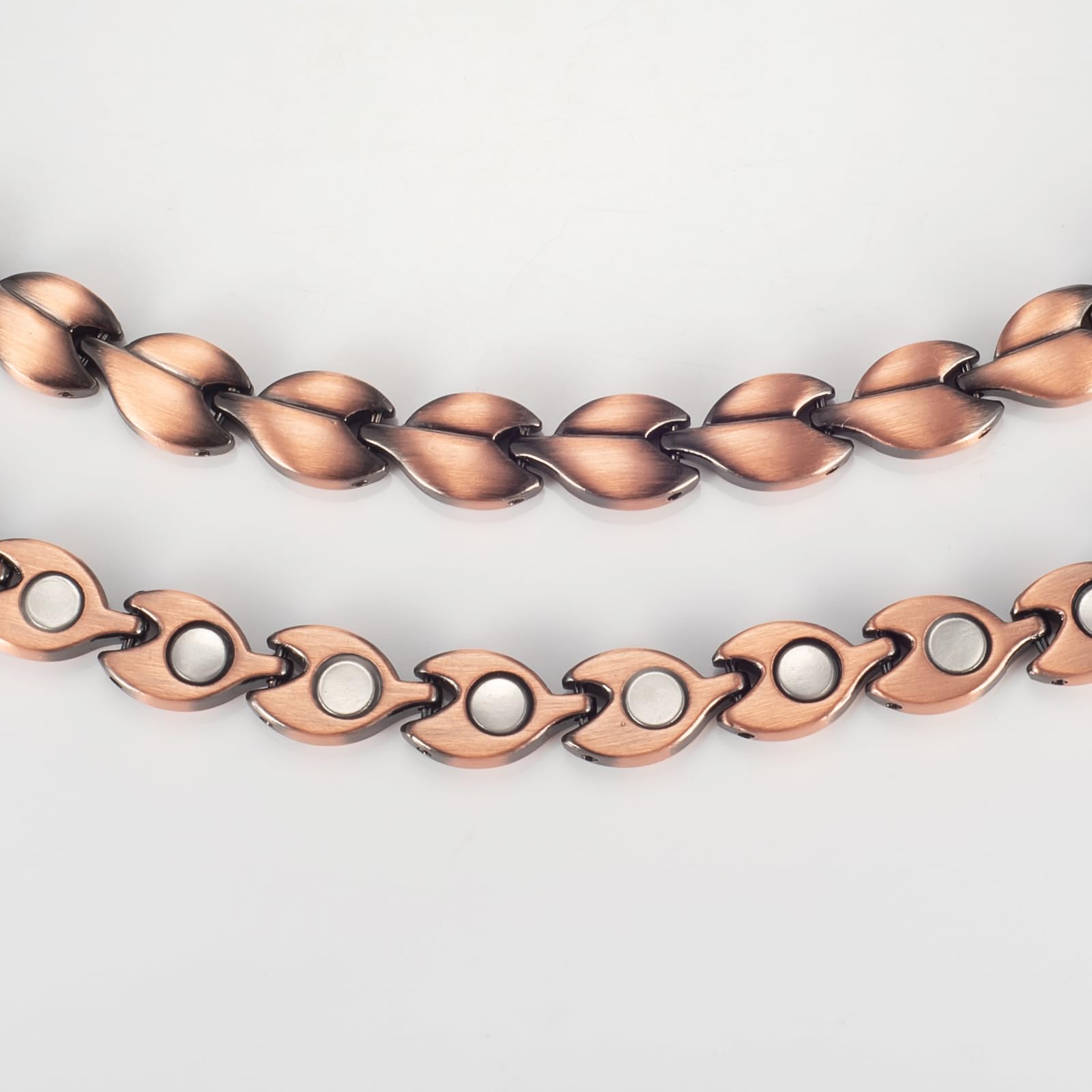 MagSølv brushed finish copper necklace close-up showcases durability and subtle shine
