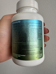 Vegetarian-friendly badge on label highlights plant-based capsule formulation.