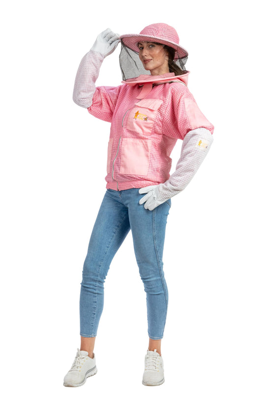 Massive Bee Store round veil detachable for easy cleaning and storage.