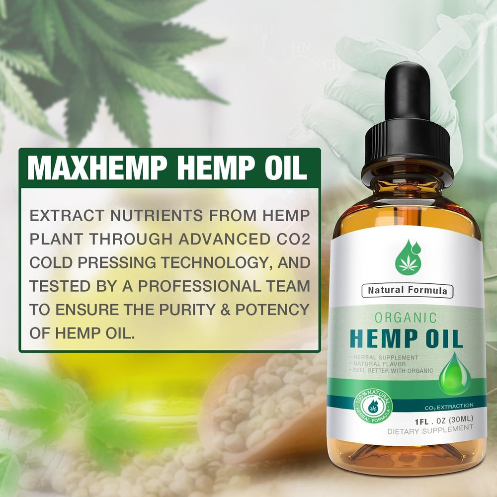 MaxHemp organic premium oil pack outdoor use shows portability for on-the-go routines.