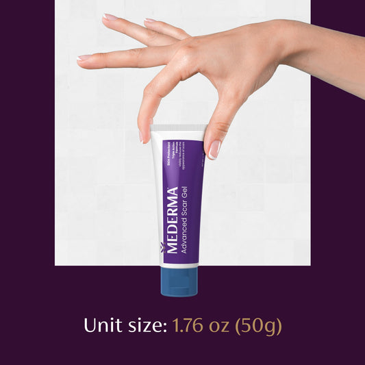 Mederma Advanced Scar Gel being applied on skin for smooth, daily use.