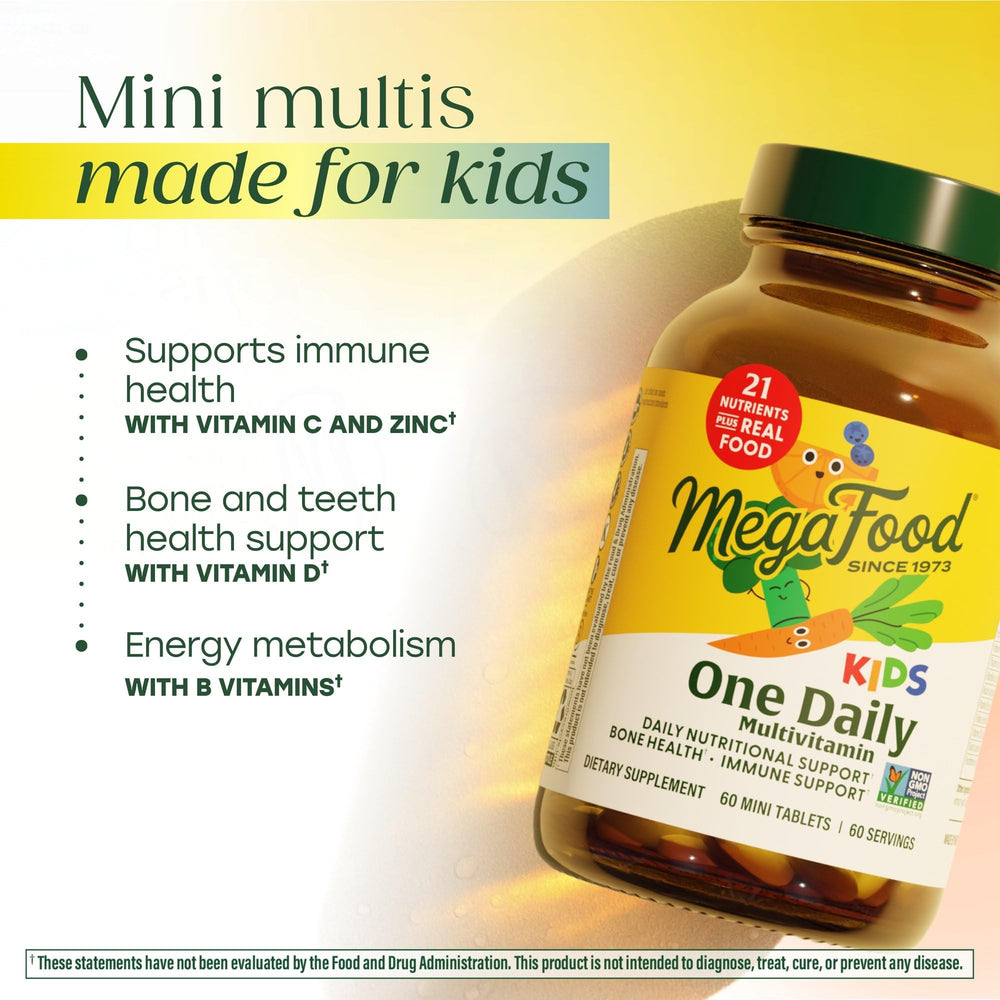 Label reveals real food ingredients from orange, blueberry, carrot for flavor and nourishment.