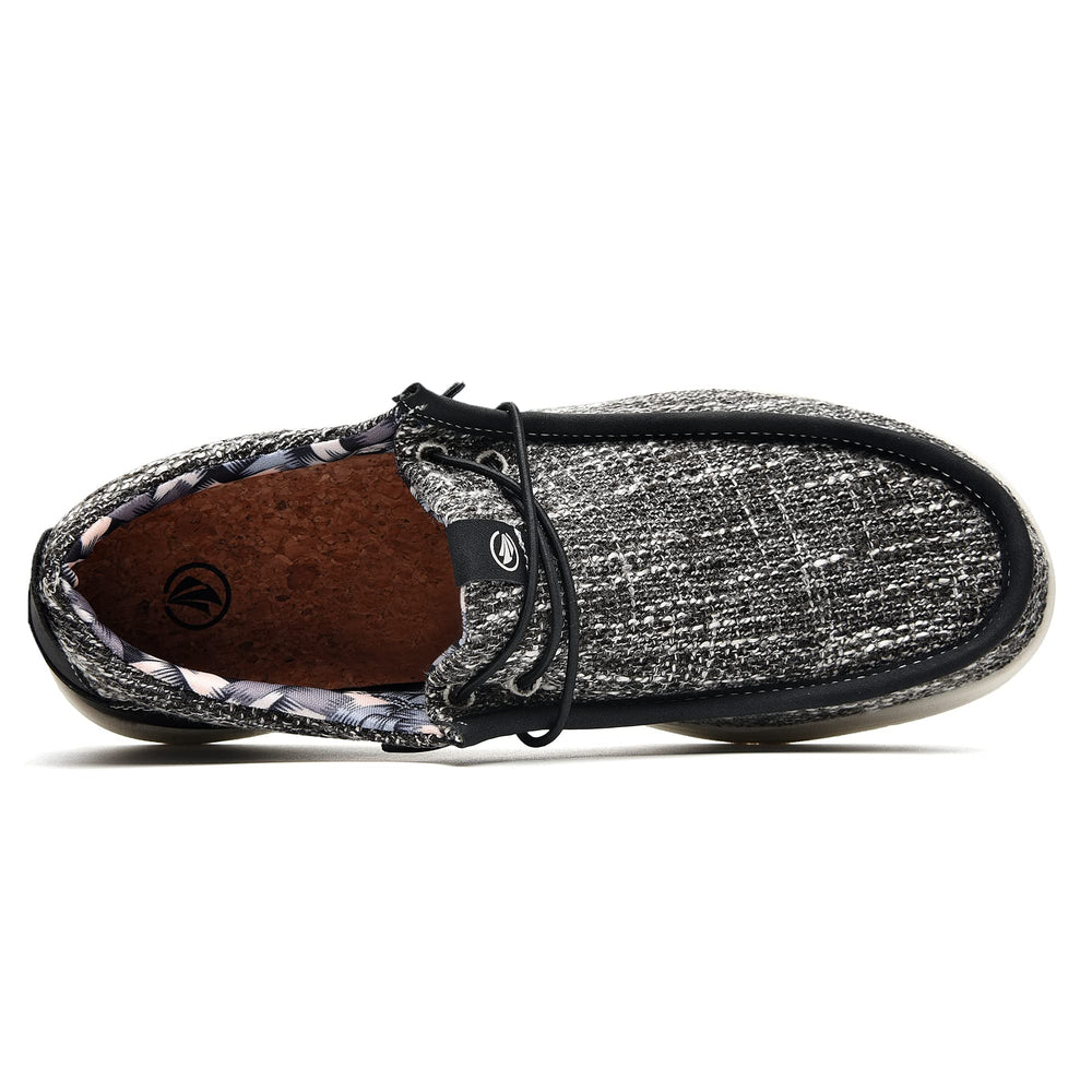 MEHOTO includes extra laces for quick style changes.