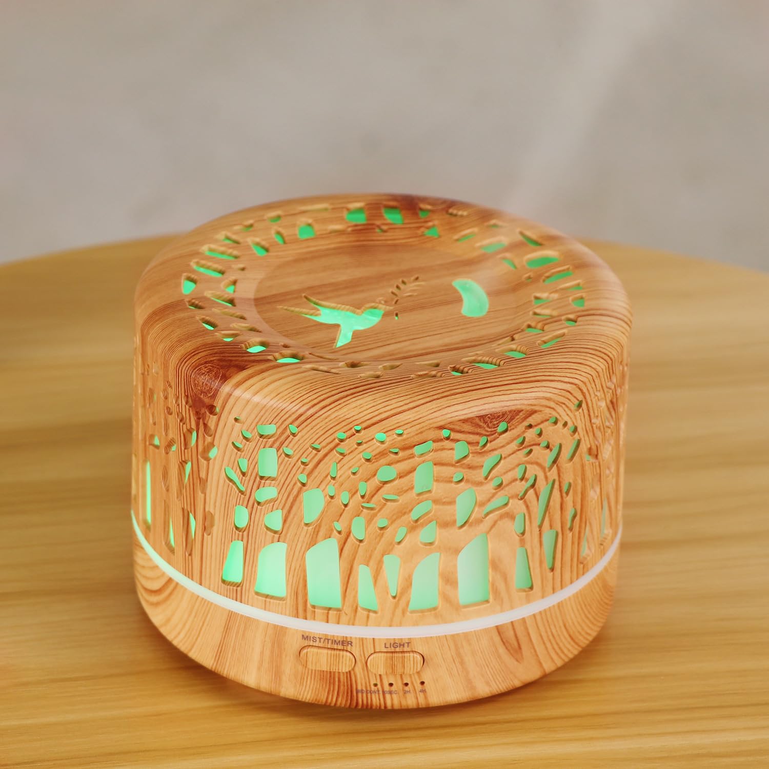 Messentials Wild Essentials remote-control diffuser with accessories for easy operation.