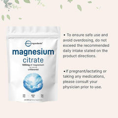 Shaking a glass with Micro Ingredients magnesium into smoothie