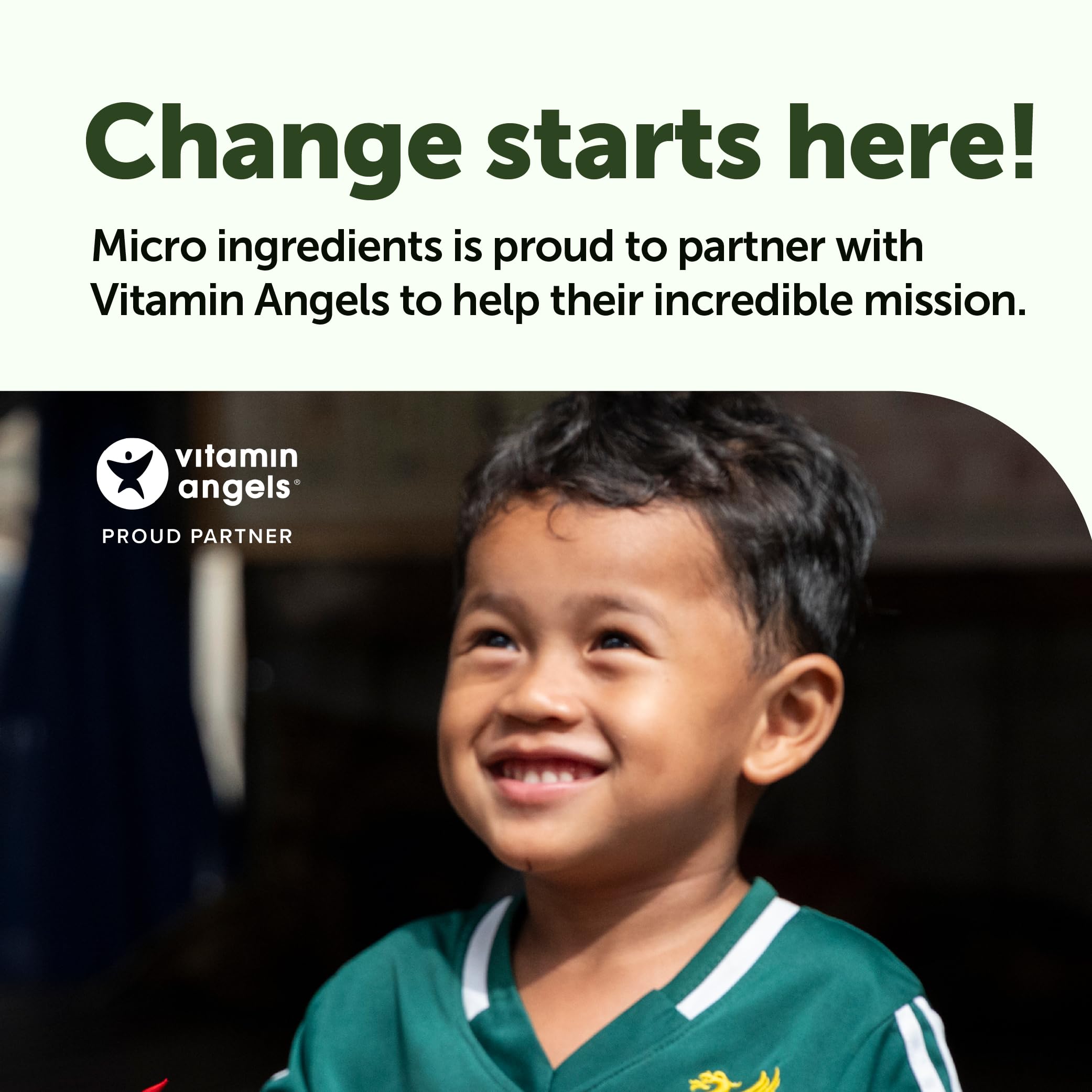 Micro Ingredients Spirulina easy-swallow tablet design close-up