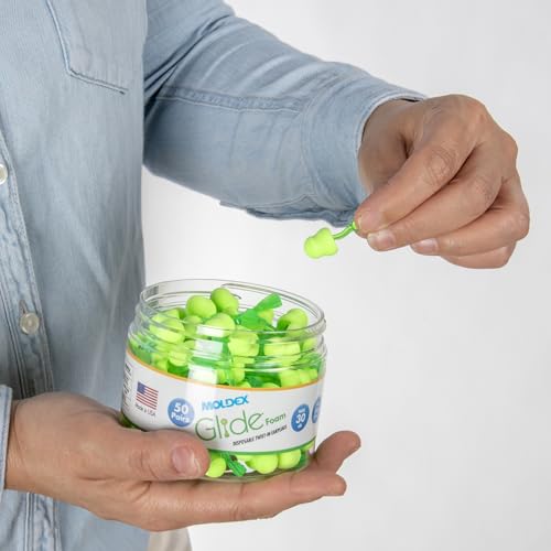 Moldex Glide curved-stem design close-up enables easy insertion