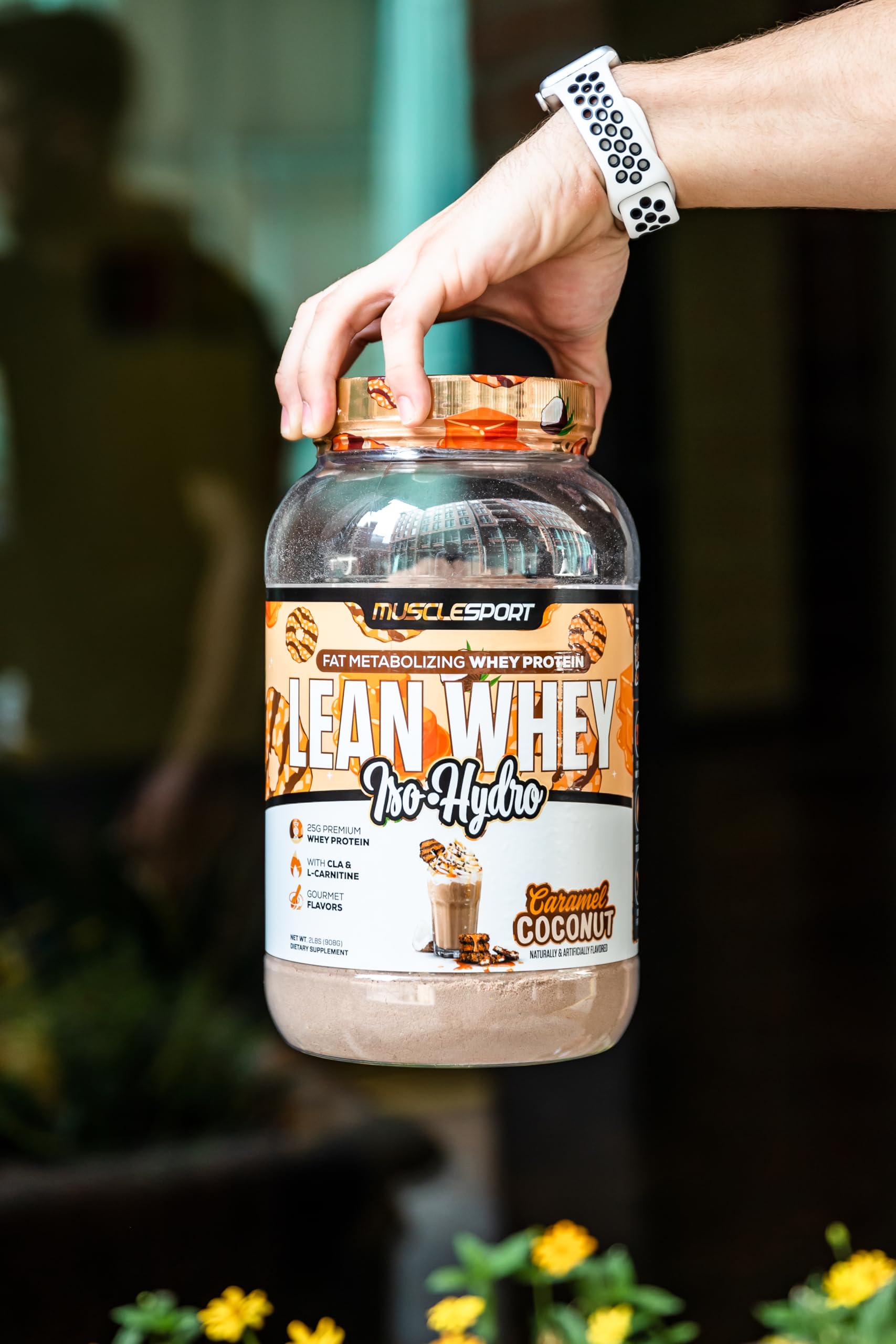 MuscleSport Lean Whey Revolution recovery-ready shake after training.