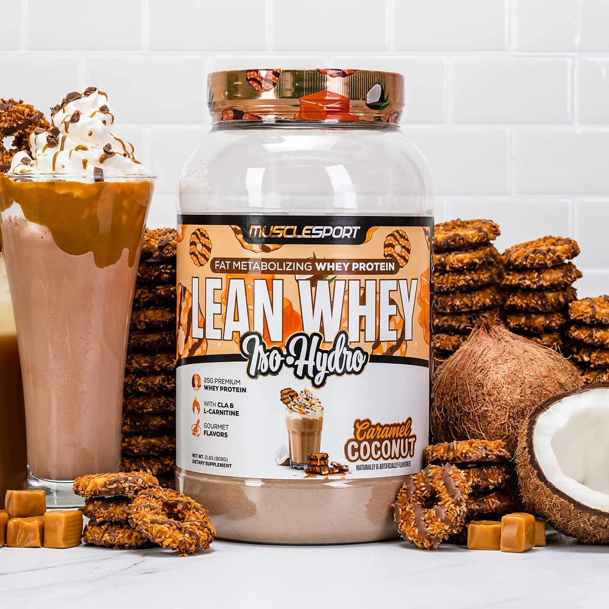MuscleSport Lean Whey Revolution serving scoop ready to mix after workouts.