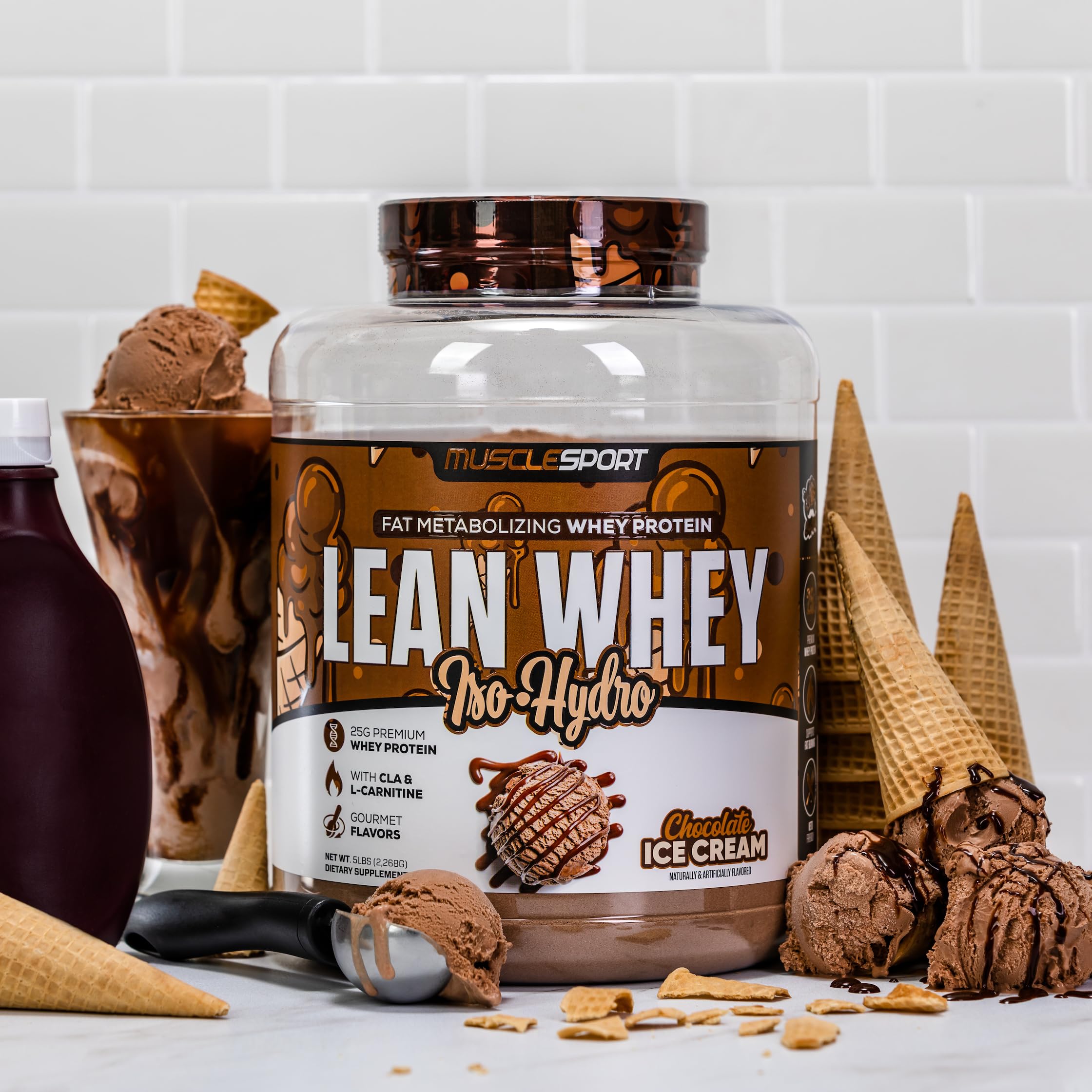Shaker cup ready for post-workout protein shake with Musclesport Lean Whey Revolution.